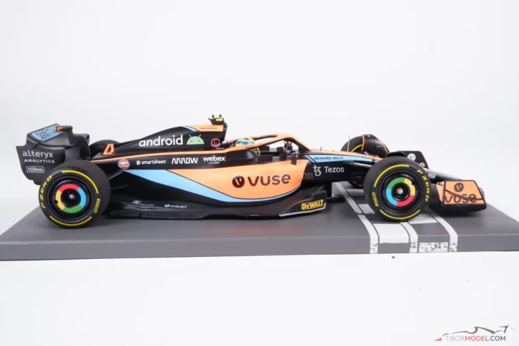 McLaren MCL36 - Lando Norris (2022), Bahrajn, 1:18 Minichamps