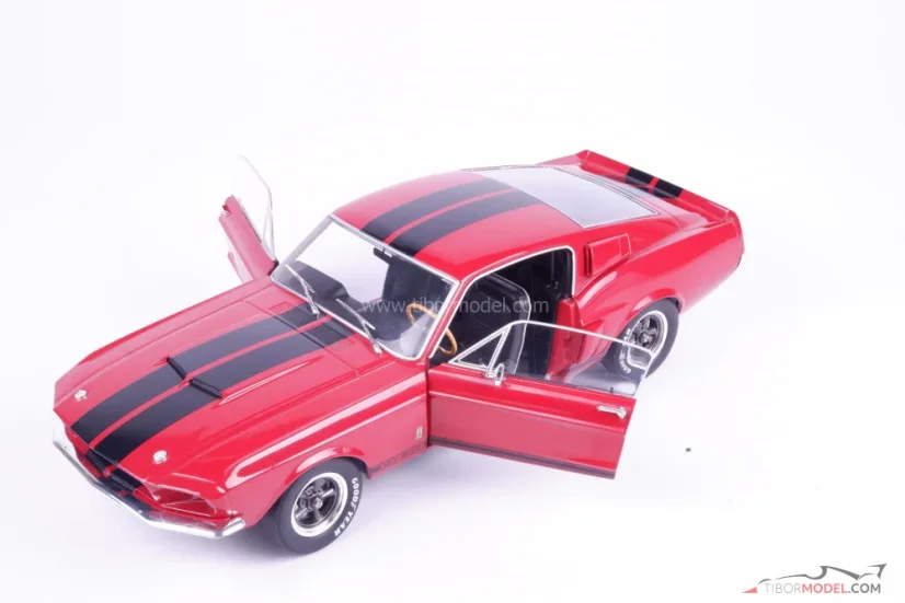 Shelby GT500 (1967) vínově červená, 1:18 Solido