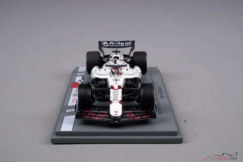 Red Bull RB21 - Max Verstappen (2025), Víťaz VC Japonska, 1:43 Spark