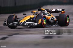McLaren MCL38 - Oscar Piastri (2024), VC Singapuru, 1:18 Minichamps