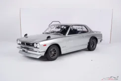 Nissan Skyline 2000 GT-R (1971) ezüst, 1:12 Ottomobile