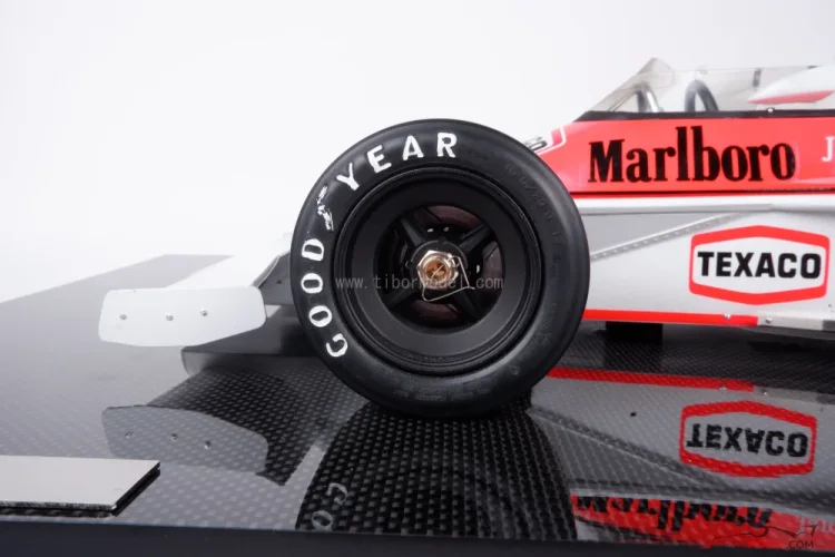 McLaren M23D - James Hunt (1976), Majster sveta, 1:8 Entex