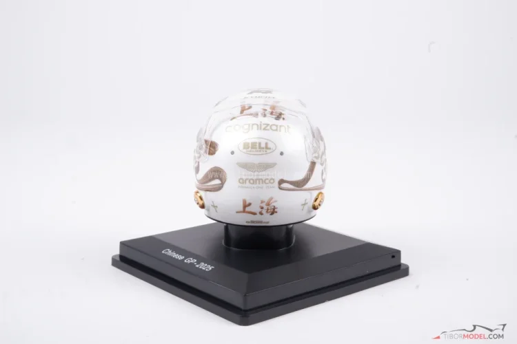 Fernando Alonso 2025 VC Číny mini prilba, Aston Martin, 1:5 Spark
