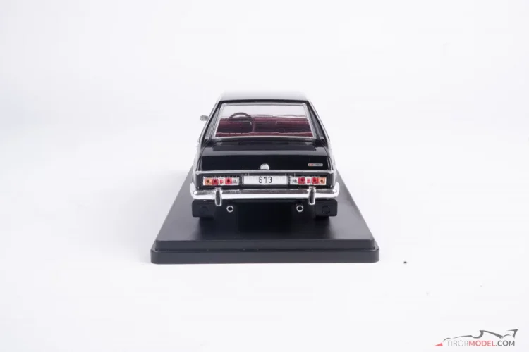 Tatra 613 čierna, 1:24 Whitebox Tatra 613 čierna, 1:24 Whitebox