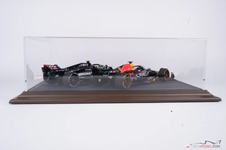 Vitrína se závodní tratí (diorama), 1:18 Atlantic
