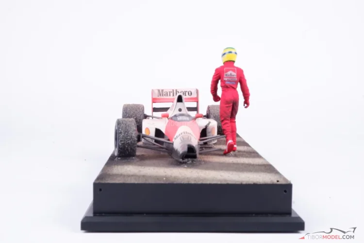 Dioráma McLaren MP4/5B - Ayrton Senna baleset 1990 Suzuka, 1:18