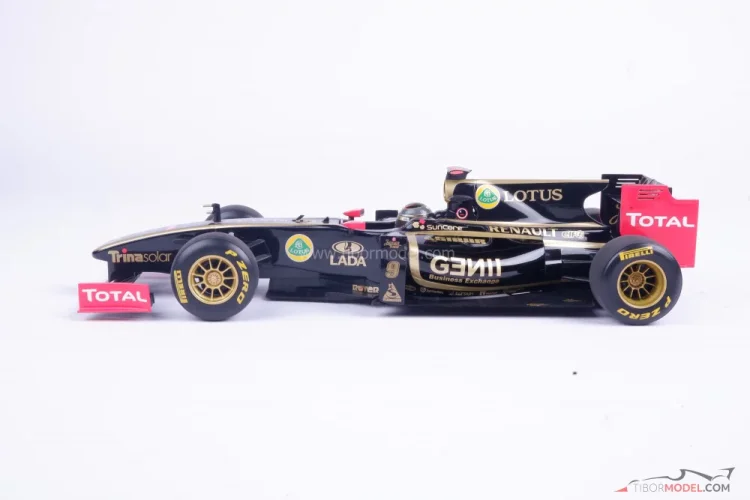 Lotus R31 - Nick Heidfeld (2011), showcar, 1:18 Minichamps