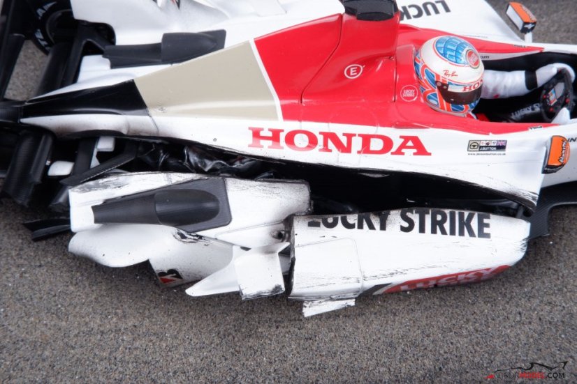 Diorama BAR Honda 005 - J. Button crash 2003, 1:18
