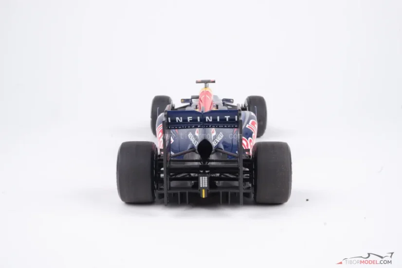 Red Bull RB7 - Sebastian Vettel (2011), Majster sveta, 1:18 Minichamps