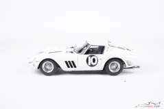 Ferrari 250 GTO - Graham Hill (1962) Tourist Trophy, 1:18 CMC