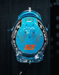 George Russell 2025 VC Velké Británie mini přilba, Mercedes, 1:5 Spark