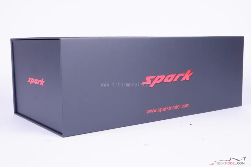 Toyota GR010 - Lopez/ Kobayashi/ de Vries (2024), Le Mans, 1:18 Spark