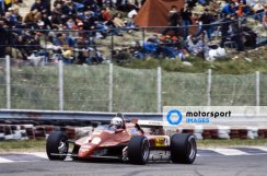 Ferrari 126C2 - Didier Pironi (1982), Győztes San Marinó-i Nagydíj, pilóta figurával, 1:12 GP Replicas