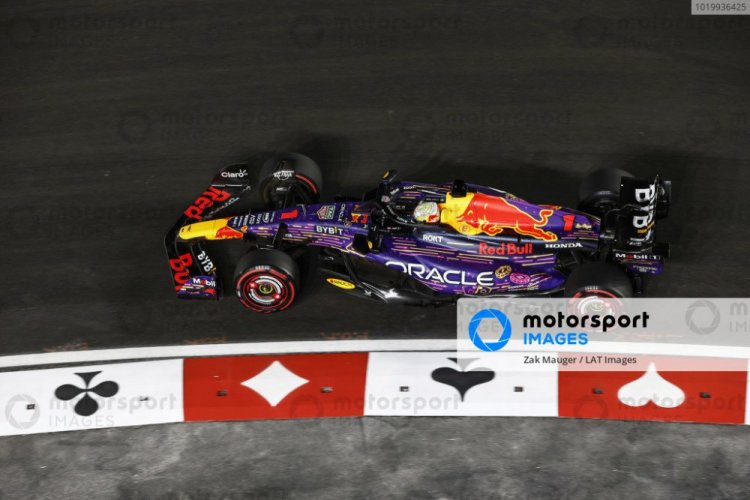 Red Bull RB19 - Max Verstappen (2023), Győztes Las Vegas, 1:43 Minichamps