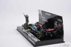 Mercedes W15 - Lewis Hamilton (2024), Poslední závod v Mercedesu, VC Abu Dhabi, s figurkou pilota, 1:43 Minichamps