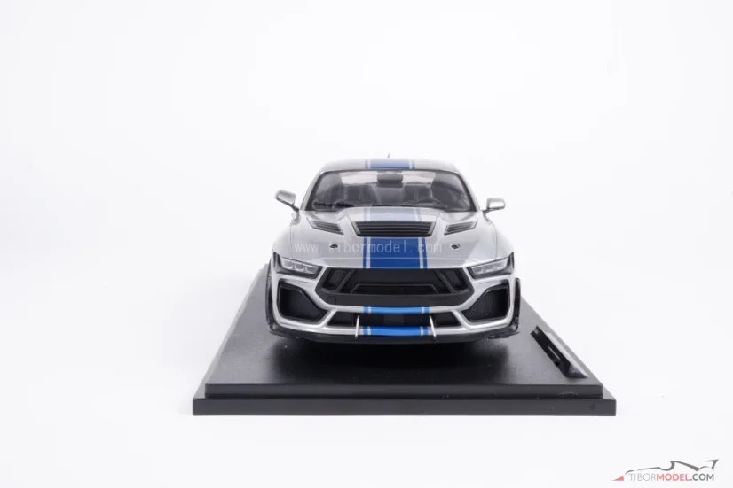 Shelby Mustang Super Snake (2025) šedé, 1:18 Solido
