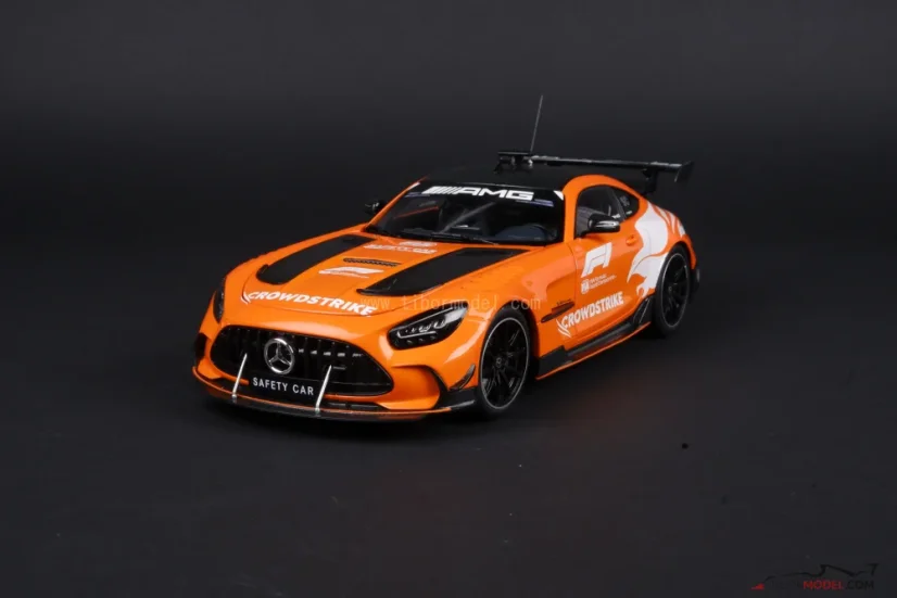 Safety Car Mercedes AMG GT (2025) Brit Nagydíj, 1:18 Minichamps