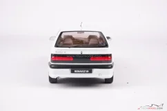 Renault 19 (1994) bílý, 1:18 Triple9