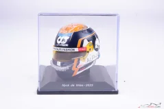 Nyck de Vries 2023, AlphaTauri přilba, 1:5 Spark