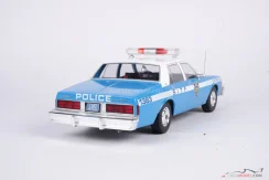 Model car Alfa Romeo 164 Q4 red, 1:18 Triple9 | Tibormodel.com