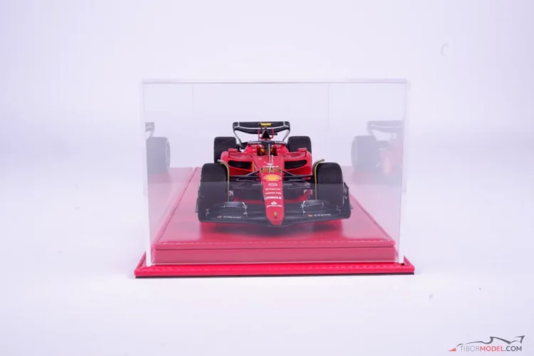 Vitrína s červeným koženým podstavcom (Mulhouse), 1:18 Atlantic