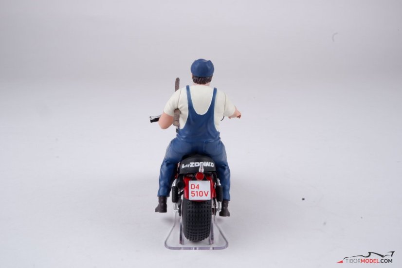 Bud Spencer and T. Hill on motorbikes , 1:18 Laudoracing