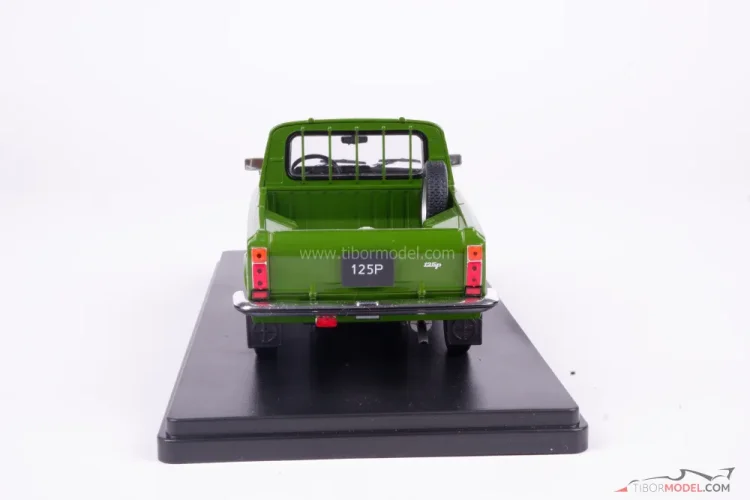 Fiat 125p Pick-up zöld, 1:24 Whitebox