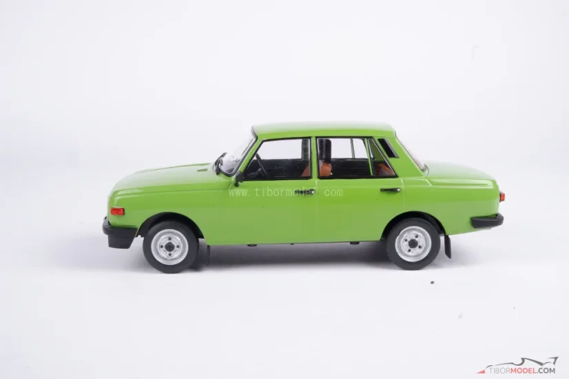 Wartburg 353 (1985) zelený, 1:18 MCG