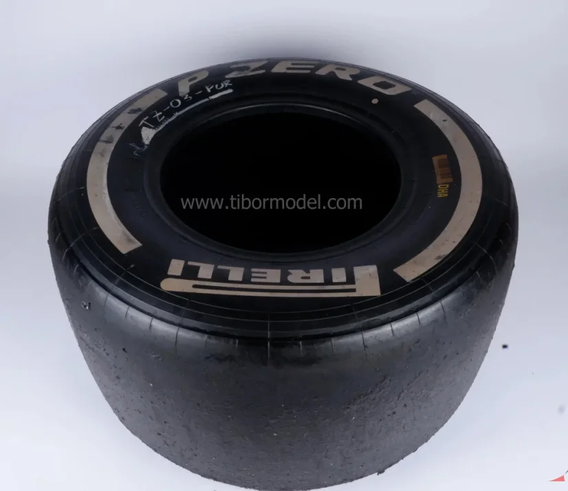 Pirelli PZero Medium ľavá zadná pneumatika (2016)