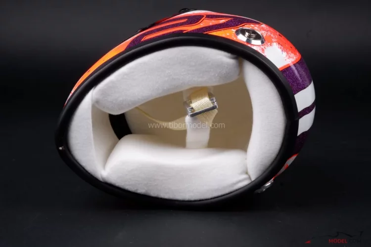 Nico Hülkenberg 2023 Haas mini helmet, 1:2 Schuberth