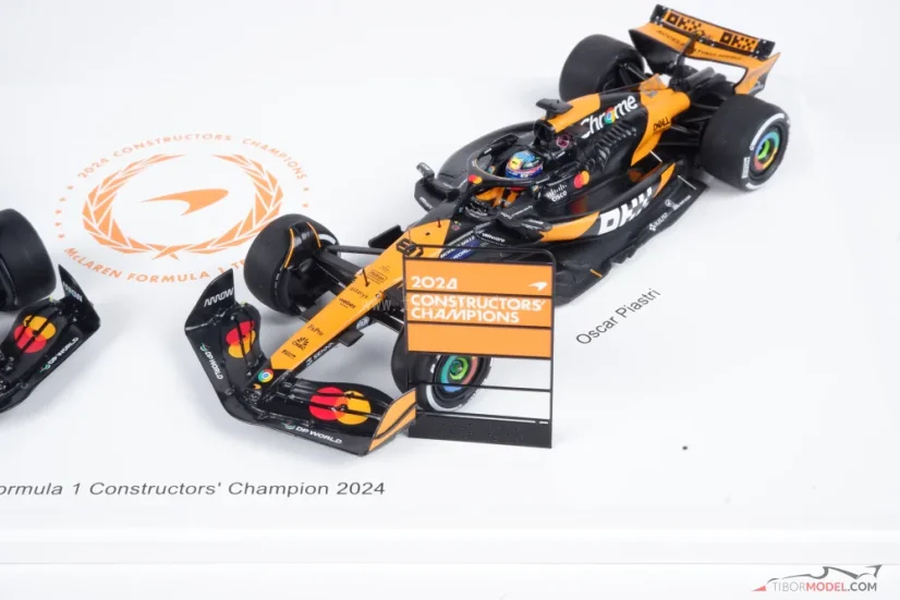 McLaren MCL38 - Lando Norris, Oscar Piastri (2024), Pohár Konstrukérů + champion board ve speciálním balení, 1:43 Spark