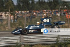 Tyrrell 007 - Jody Scheckter (1974), Győztes Svéd Nagydíj, figurával, 1:18 GP Replicas