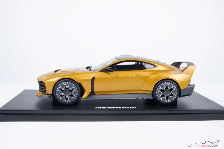 Aston Martin Valiant (2024) arany, 1:18 GT Spirit