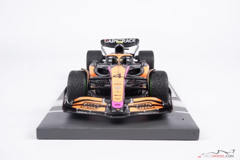 McLaren MCL36 - Lando Norris (2022), Singapúr, 1:18 Minichamps