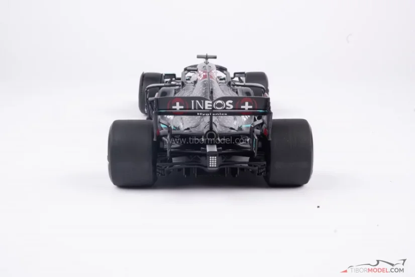 Mercedes W11 - Lewis Hamilton (2020), British GP, with flat tyre, 1:18 Minichamps