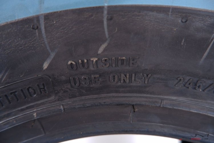 Pirelli Cincurato Wet front left tyre (2016)
