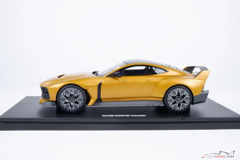 Aston Martin Valiant (2024) arany, 1:18 GT Spirit