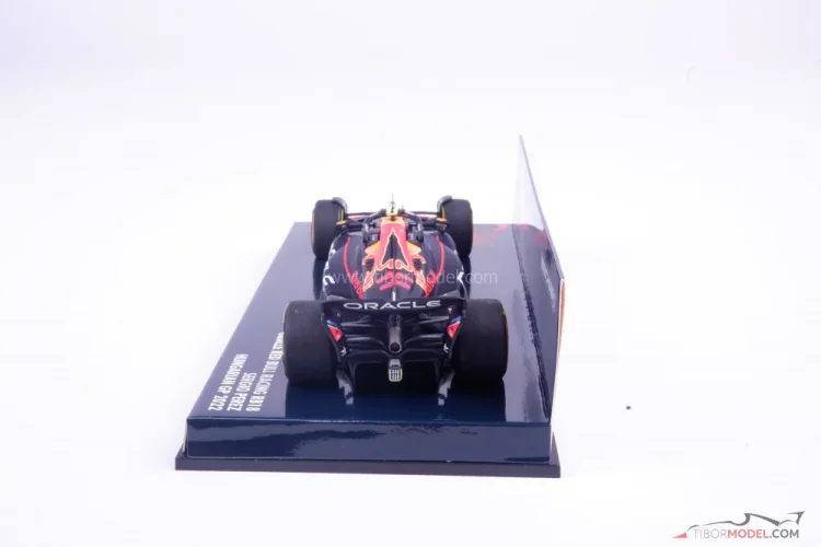 Red Bull RB18 - Sergio Perez (2022), Víťaz Maďarska, 1:43 Minichamps
