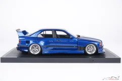 BMW E36 LTO Khyzyl Saleem  (2023) modré, 1:18 Ottomobile