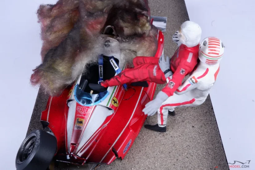 Diorama Ferrari 312 T2 - Niki Lauda crash 1976 Nürburgring, 1:18