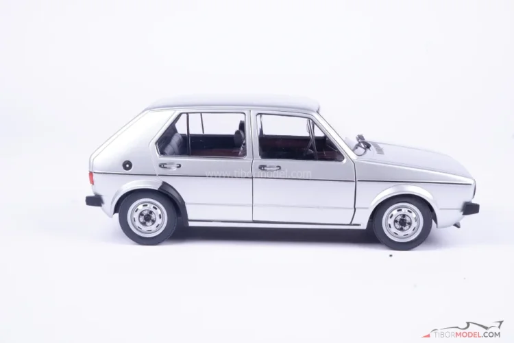 Volkswagen Golf L (1983) šedý, 1:18 Solido