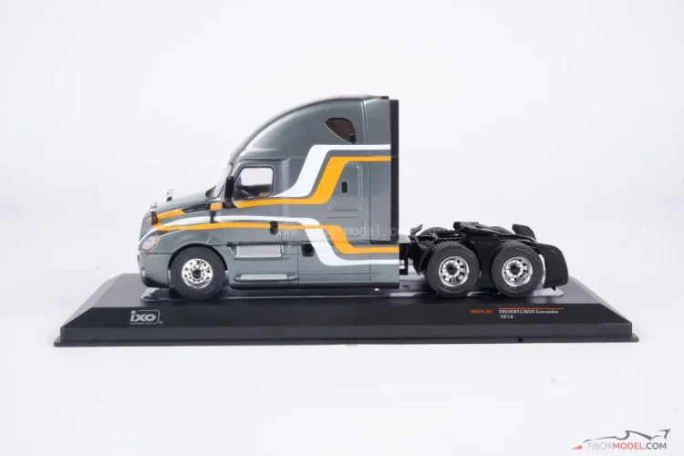 Freightliner Cascadia (2018) sivý, 1:43 Ixo