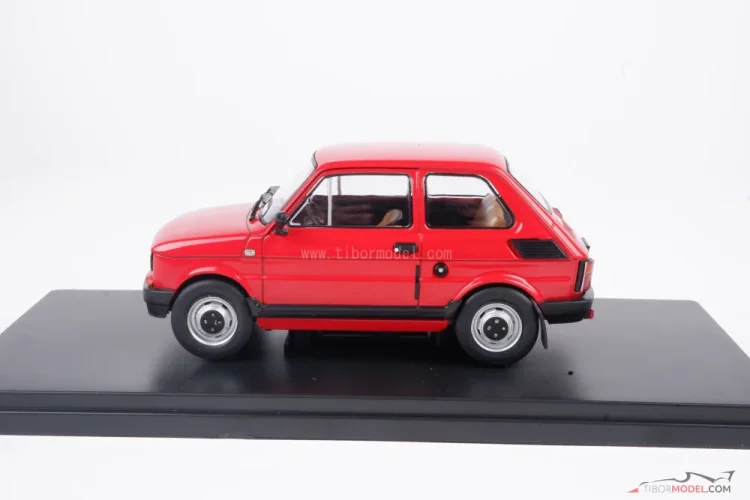 Fiat 126 P red, 1:24 Whitebox