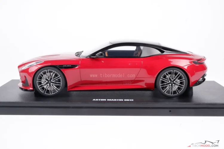 Model Aston Martin DB12 zelené, 1:18 GT Spirit