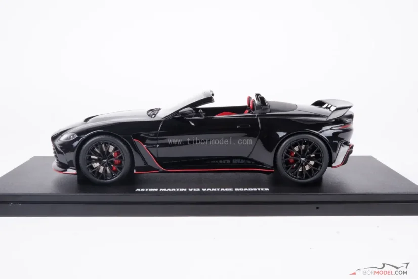 Aston Martin V12 Vantage Roadster (2023) onyx black, 1:18 GT Spirit