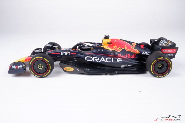 Max Verstappen 2021 Oracle Red Bull Racing F1 Team RB16B 1:8 Scale Mod