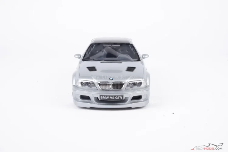 BMW E46 M3 GTR (2001) strieborné, 1:18 Ottomobile