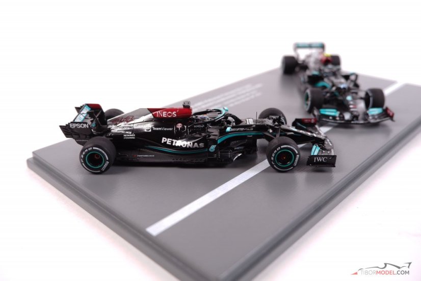 Mercedes W12 L. Hamilton + V. Bottas 2021 Abu Dhabi, 1:43 Spark