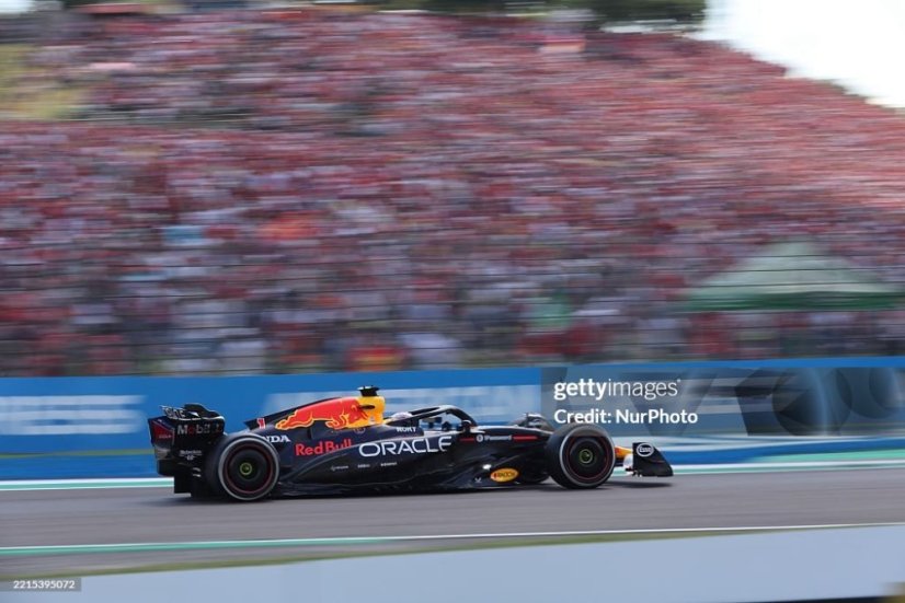 Red Bull RB21 - Max Verstappen (2025), Víťaz VC Emilia Romagna, 1:18 Minichamps