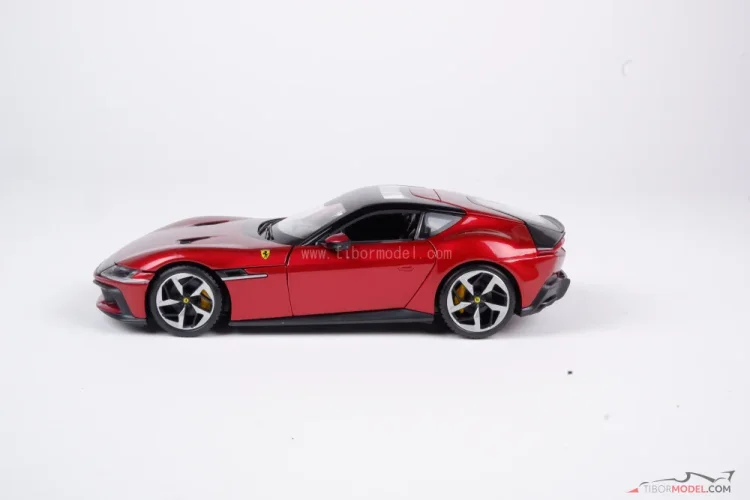 Ferrari 12Cilindri (2024) červené, 1:24 Bburago